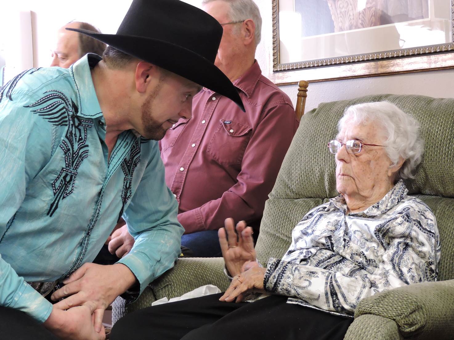 country singer performs for hospice patient